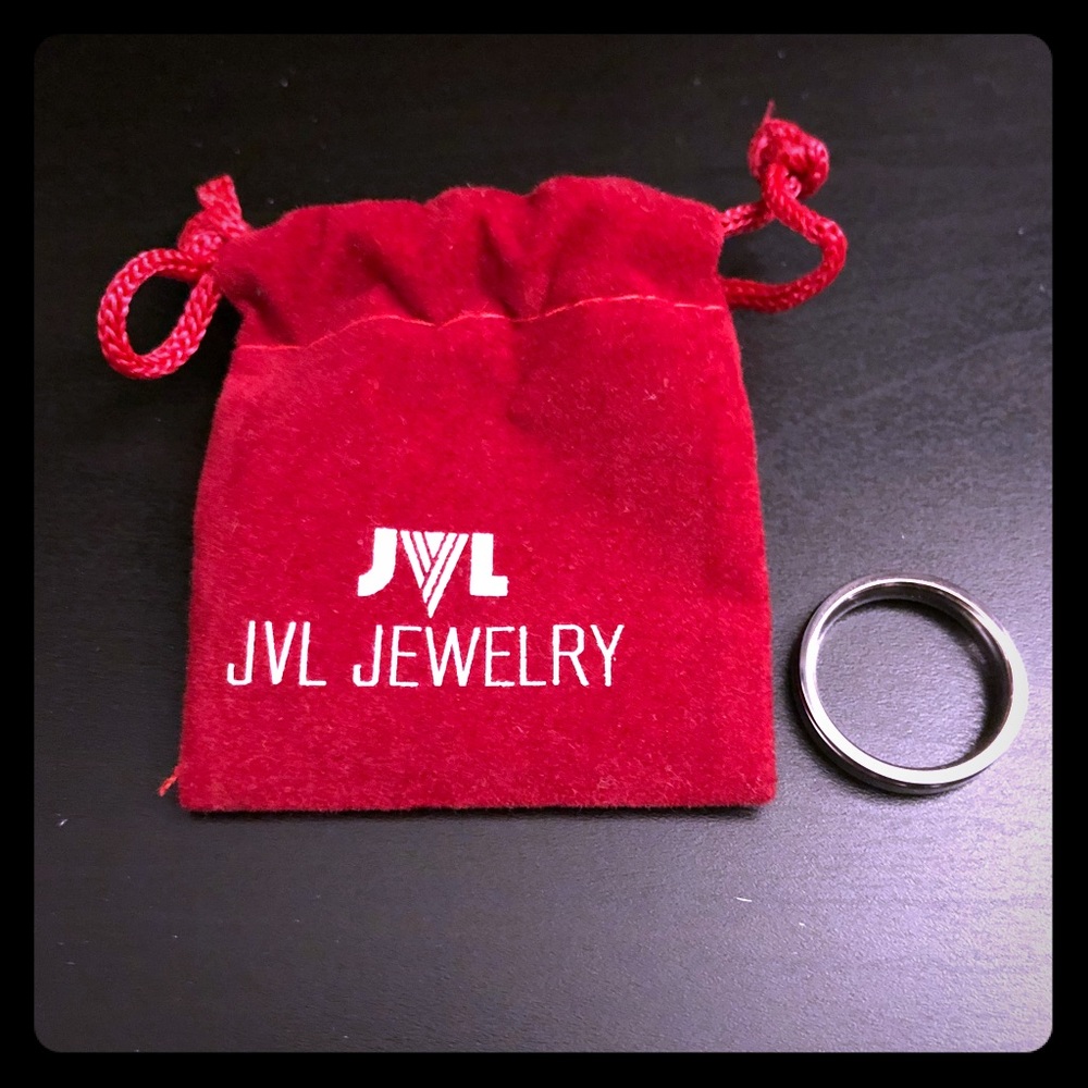 NWOT JVL Jewelry women’s titanium wedding bands; 7